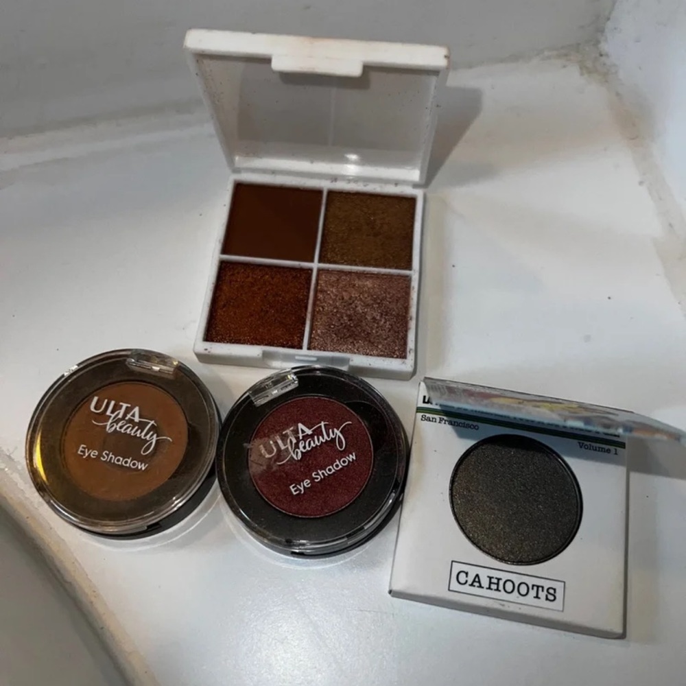 Ulta brand bundle eyeshadows neutral tones 4 total!